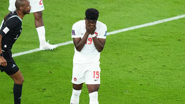 Alphonso Davies vom FC Bayern erhält Rückendeckung von seinem Trainer