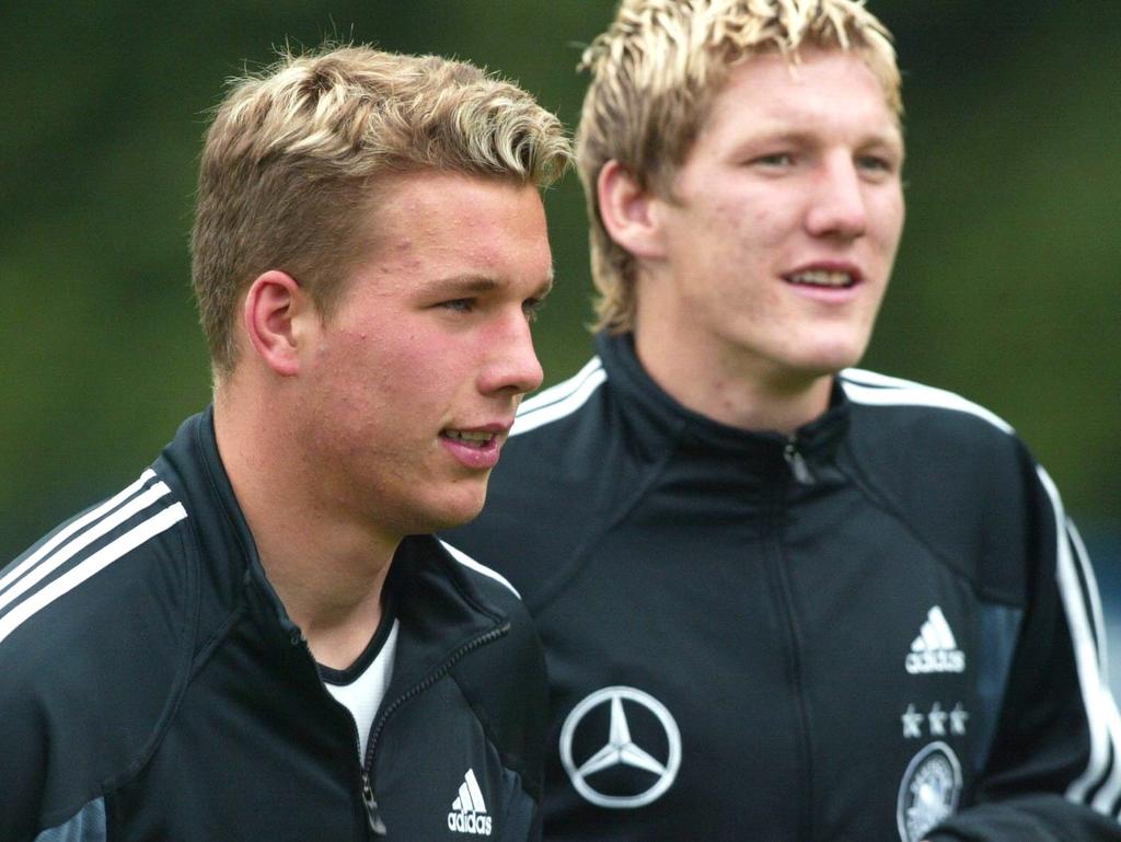 Lukas Podolski (l.), Bastian Schweinsteiger (r.), 2004