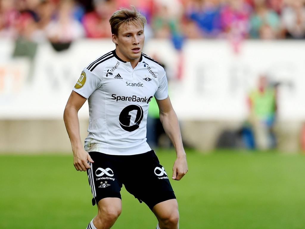 Jonas Svensson maakt speelminuten tijdens het competitieduel SK Brann - Rosenborg BK (21-08-2016).