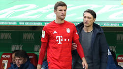 Thomas Müller (l.) wurde in der zweiten Halbzeit von Niko Kovac gebracht