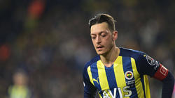 Mesut Özil bleibt suspendiert