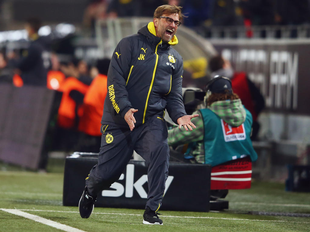 Dortmunds Trainer Jürgen Klopp scheint sich auf das Gruppenspiel in der Champions League einzustimmen