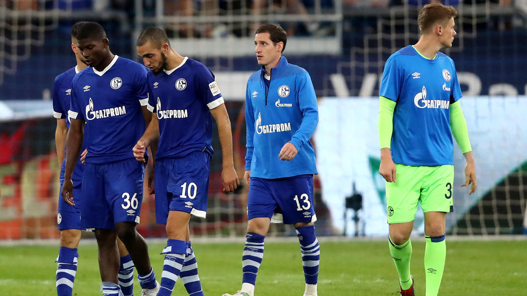 Der FC Schalke um Neuzugang Sebastian Rudy (M.) hat noch keinen Punkt auf dem Konto