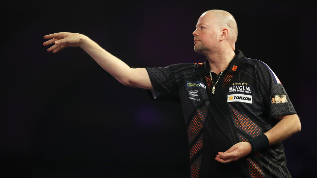 Raymond van Barneveld ist trotz der WM-Blamage in der Premier League dabei Raymond van Barneveld ist trotz der WM-Blamage in der Premier League dabei