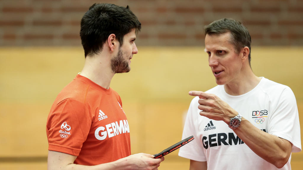 Jörg Roßkopf (r.) bemängelt die deutsche Tischtennis-Förderung Jörg Roßkopf (r.) bemängelt die deutsche Tischtennis-Förderung