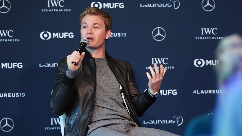 Nico Rosberg findet die Strafe gegen Vettel "okay" Nico Rosberg findet die Strafe gegen Vettel "okay"