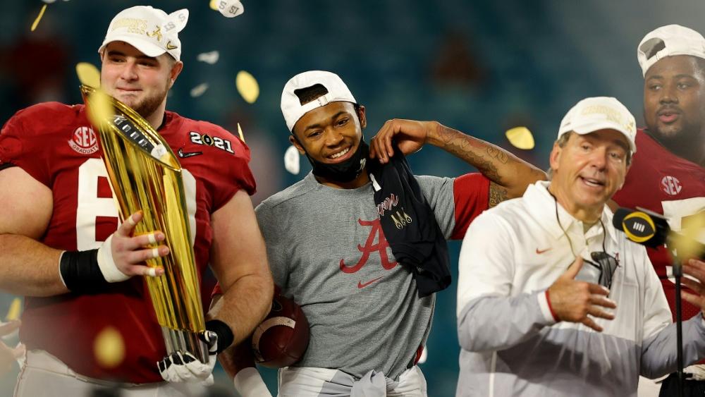 DeVonta Smith (2.v.l.) hat Alabama zum Titel geführt DeVonta Smith (2.v.l.) hat Alabama zum Titel geführt