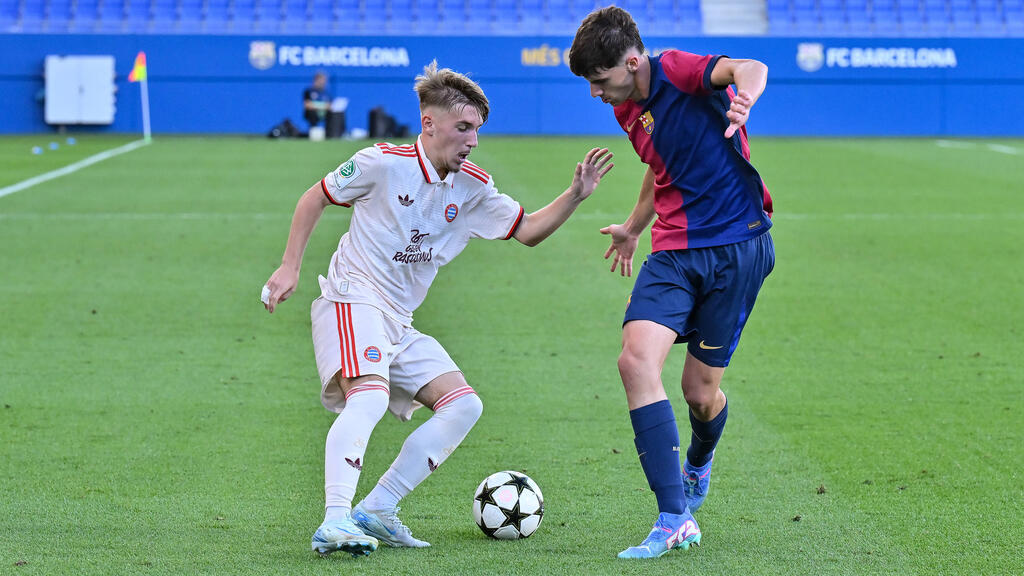 Lennart Karl (l.) vom FC Bayern weckt Begehrlichkeiten