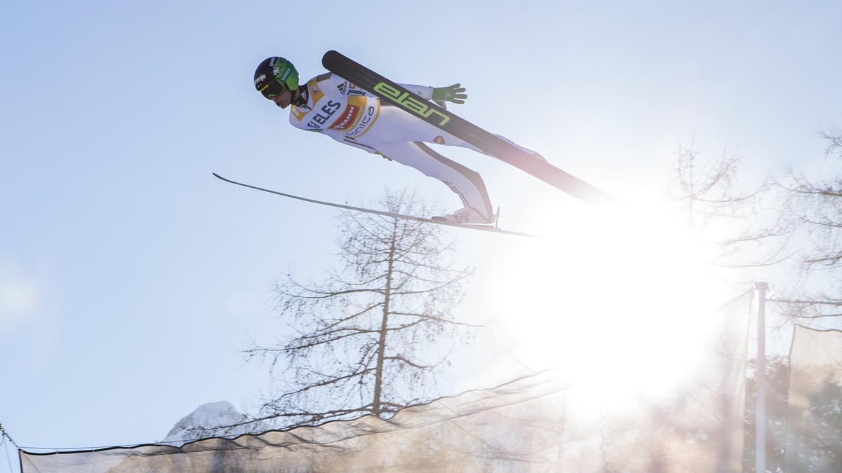 Skisprung-Star Peter Prevc ist besorgt
