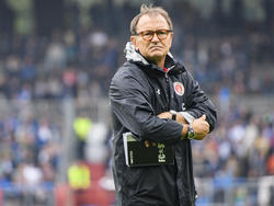Ewald Lienen ist mit dem FC St. Pauli weiter in der Krise