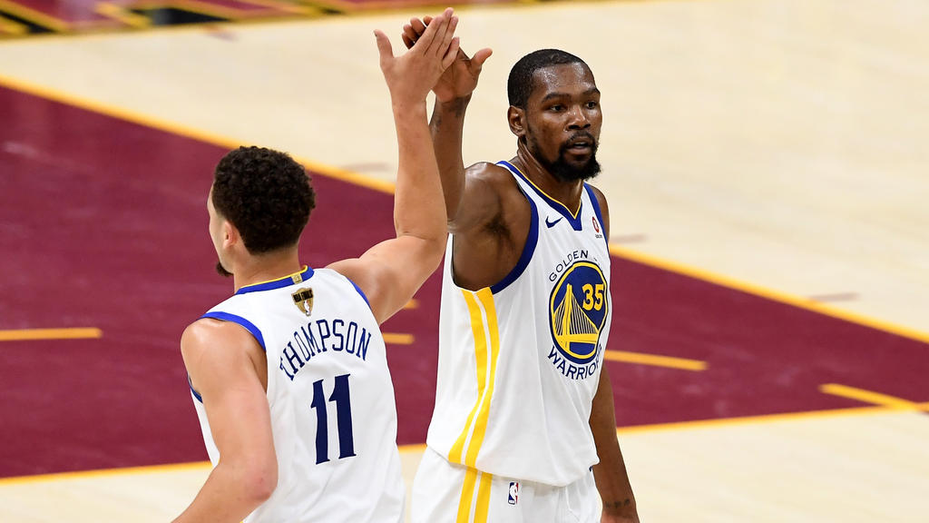 Klay Thompson (l.) und Kevin Durant (r.) sollen bleiben Klay Thompson (l.) und Kevin Durant (r.) sollen bleiben