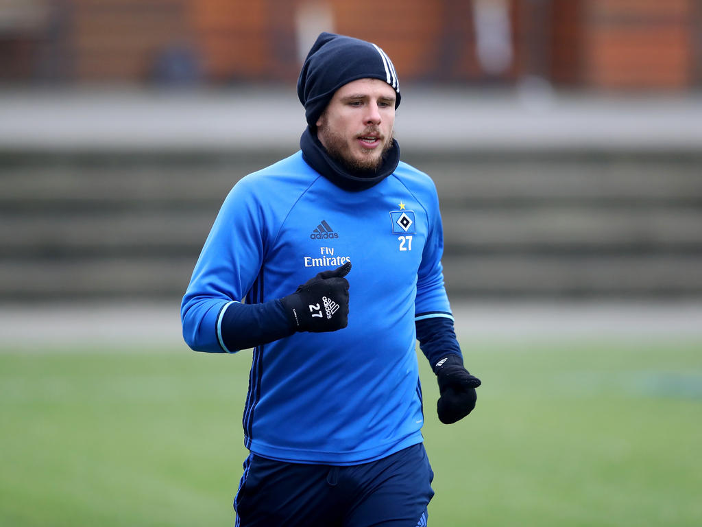 Nicolai Müller wird wohl auch in der kommenden Saison beim HSV spielen Nicolai Müller wird wohl auch in der kommenden Saison beim HSV spielen