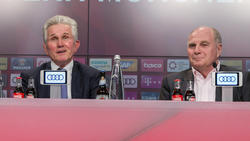 Jupp Heynckes hat ein besonderes Verhältnis zum scheidenden Münchner Vereinspräsidenten Uli Hoeneß (r.)