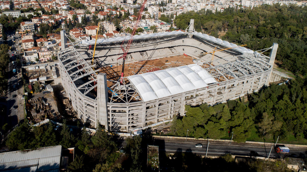 Der Fan wollte sich die Baustelle des Stadions von AEK Athen angucken