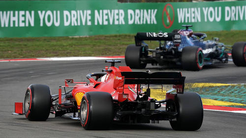 Nur beim Überrunden ist Vettel mal an Hamilton dran.