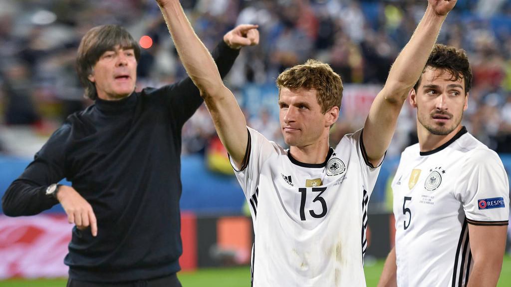 Joachim Löw weiß noch nicht, ob die aussortierten DFB-Spieler doch noch mit zur EM fahren Joachim Löw weiß noch nicht, ob die aussortierten DFB-Spieler doch noch mit zur EM fahren
