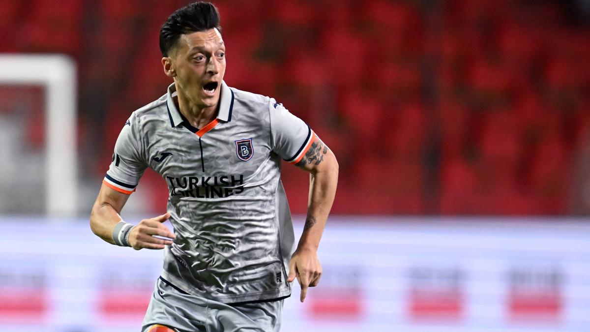 Der Vertrag von Mesut Özil bei Basaksehir läuft noch bis zum 30. Juni 2023