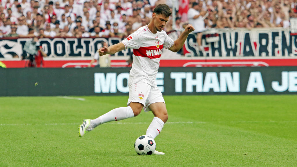 VfB-Profi Pascal Stenzel sagt, dass ein Wechsel nach Saudi-Arabien für ihn aktuell nichts wäre VfB-Profi Pascal Stenzel sagt, dass ein Wechsel nach Saudi-Arabien für ihn aktuell nichts wäre
