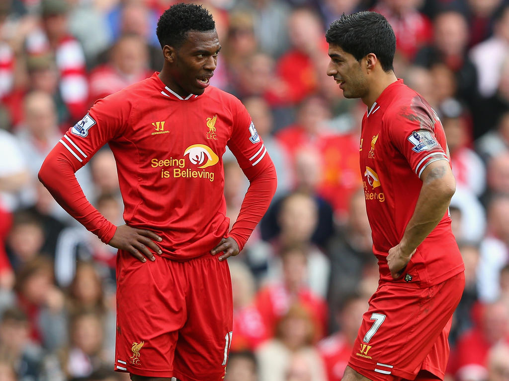 Was die beiden da wohl aushecken? Liverpools Daniel Sturridge (l.) und Luis Suárez sind gut drauf.