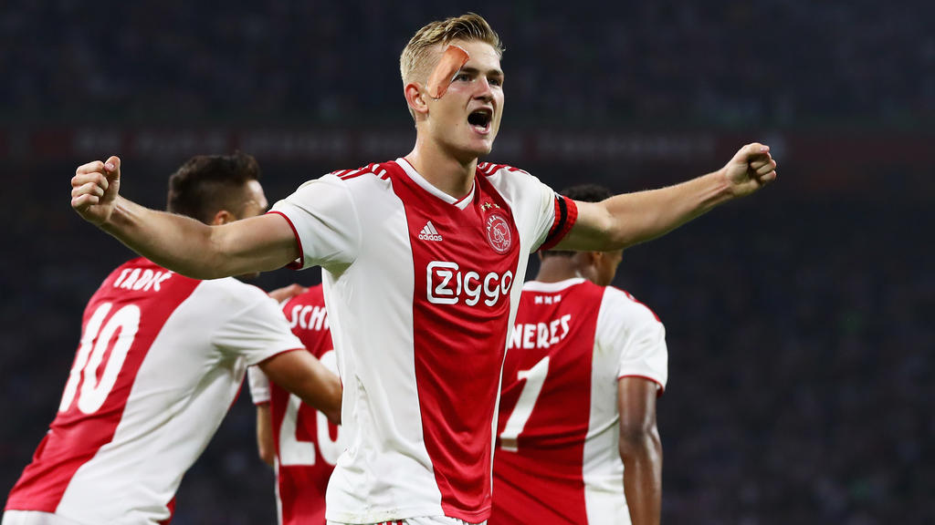 Matthijs de Ligt soll weit oben auf der Wunschliste des FC Bayern stehen Matthijs de Ligt soll weit oben auf der Wunschliste des FC Bayern stehen