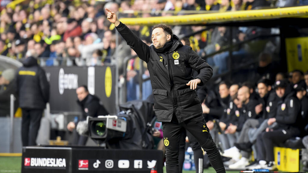 BVB-Coach Alex Clapham gab im Heimspiel gegen den VfB Stuttgart von der Bank aus Kommandos BVB-Coach Alex Clapham gab im Heimspiel gegen den VfB Stuttgart von der Bank aus Kommandos