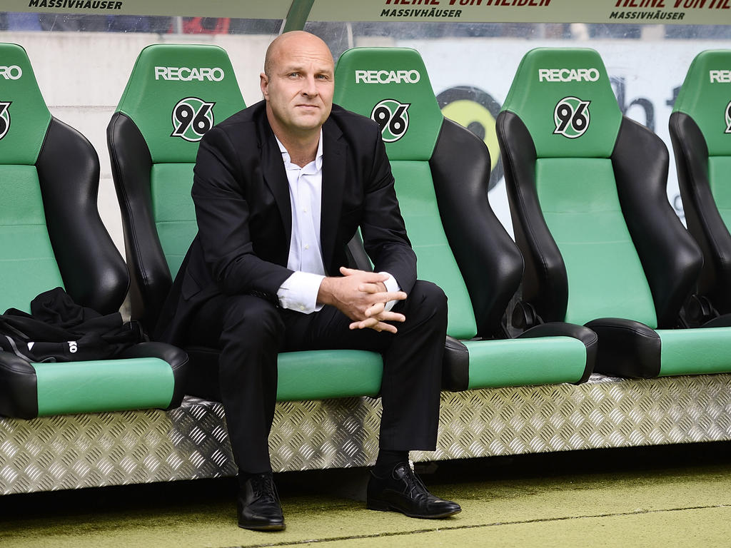 Dirk Dufner steht bei Hannover 96 vor dem Rücktritt