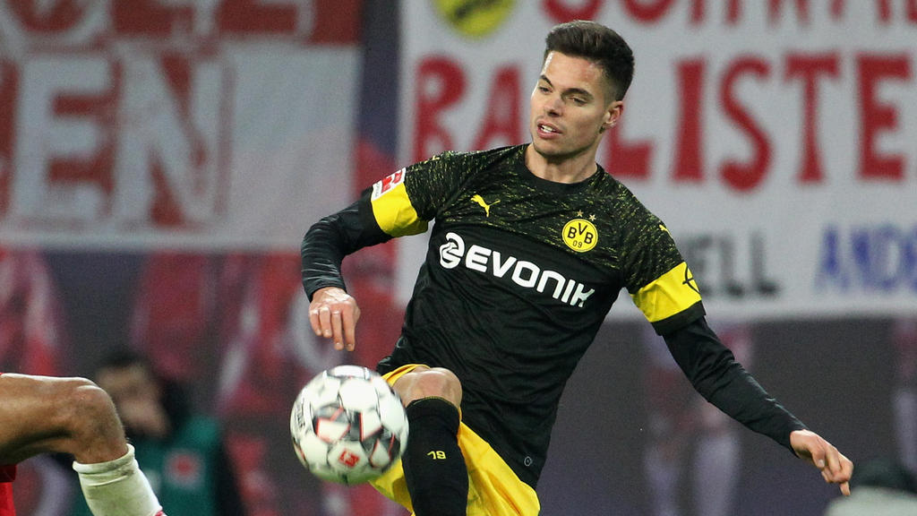 Julian Weigl ist beim BVB zur Zeit wieder ein gefragter Mann - und dazu noch Handball-Fan Julian Weigl ist beim BVB zur Zeit wieder ein gefragter Mann - und dazu noch Handball-Fan