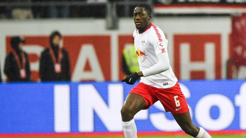 Leipzigs Ibrahima Konate sah in Nürnberg zwei Gelbe Karten, von denen einen zurückgenommen wurde Leipzigs Ibrahima Konate sah in Nürnberg zwei Gelbe Karten, von denen einen zurückgenommen wurde