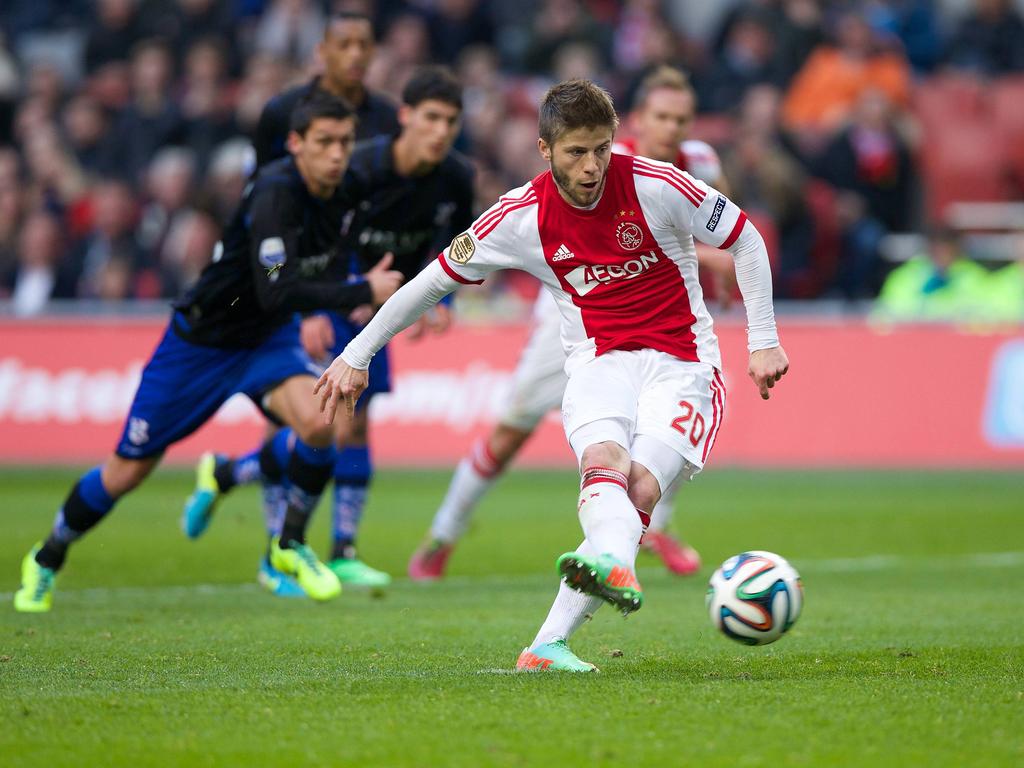 Lasse Schøne was met een hattrick de man van de wedstrijd tijdens Ajax - sc Heerenveen. Twee van zijn drie doelpunten kwamen vanaf de strafschopstip. (16-2-2014)