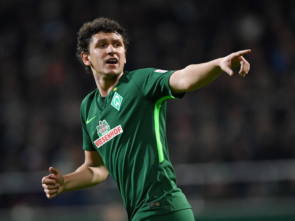 Milos Veljkovic bleibt Werder Bremen treu