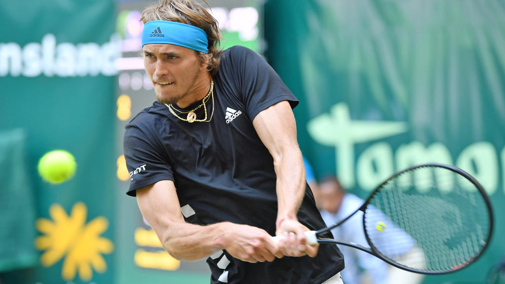 Alexander Zverev steht im Viertelfinale vom Rasenturnier in Halle Alexander Zverev steht im Viertelfinale vom Rasenturnier in Halle