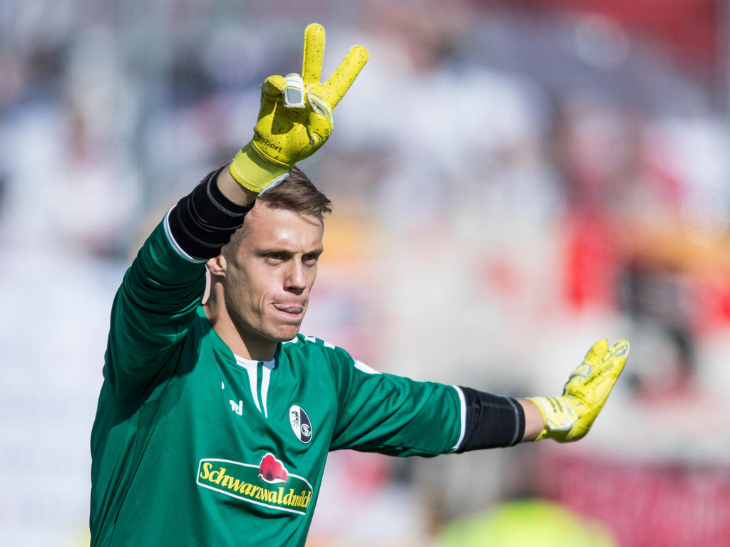 Alexander Schwolow bleibt dem SC Freiburg weiter erhalten