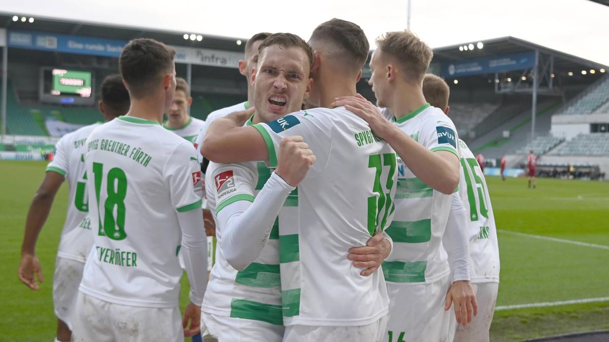 Greuther Fürth setzte sich gegen Rahn Regensburg durch Greuther Fürth setzte sich gegen Rahn Regensburg durch