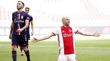 Der ehemalige Werder-Profi Klaassen (r.) erzielte den Siegtreffer für Meister Ajax