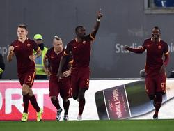 Antonio Rüdiger (M.) erzielte gegen den AC Milan sein erstes Tor für die AS Roma