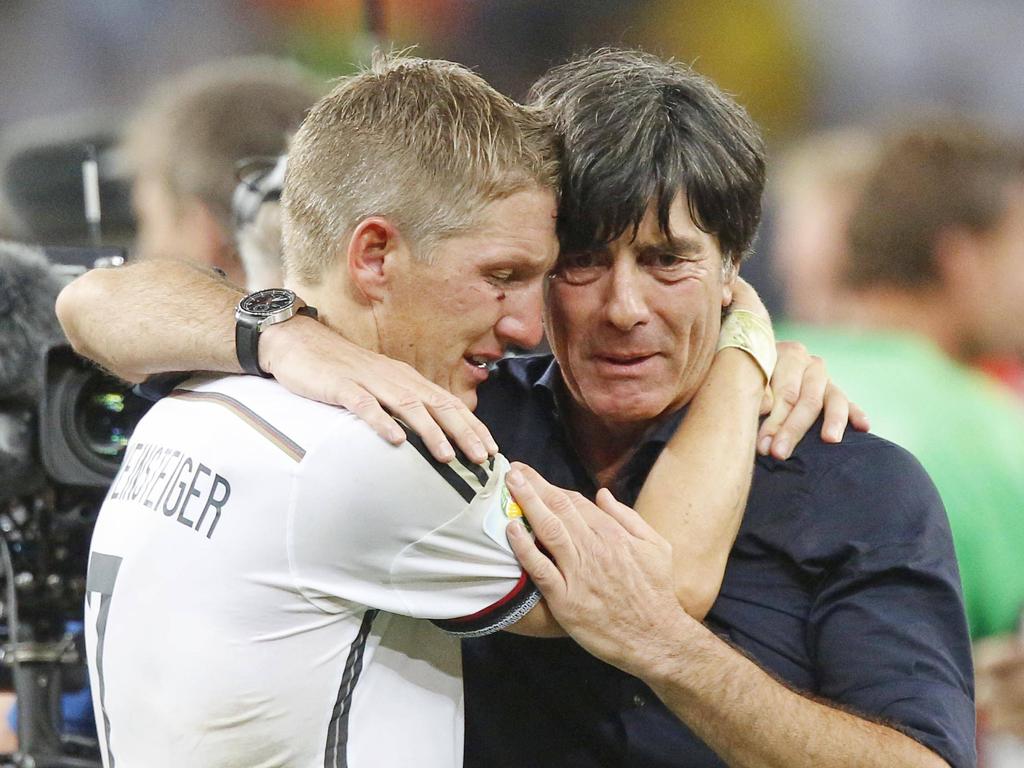 Bastian Schweinsteiger (l.) und Jogi Löw nach dem WM-Sieg 2014 Bastian Schweinsteiger (l.) und Jogi Löw nach dem WM-Sieg 2014