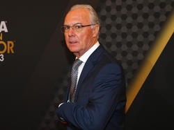 Franz Beckenbauer ist verwarnt worden