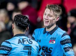 Wout Weghorst heeft AZ op 0-1 gezet op bezoek bij Go Ahead Eagles. (13-01-2017)