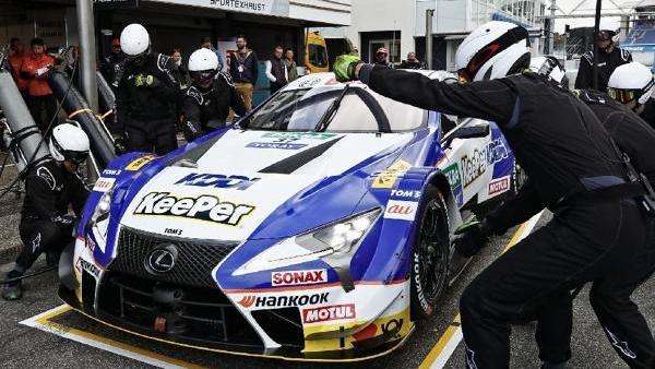 Nick Cassidy musste seinen Lexus-Boliden nach dem Abflug abstellen Nick Cassidy musste seinen Lexus-Boliden nach dem Abflug abstellen