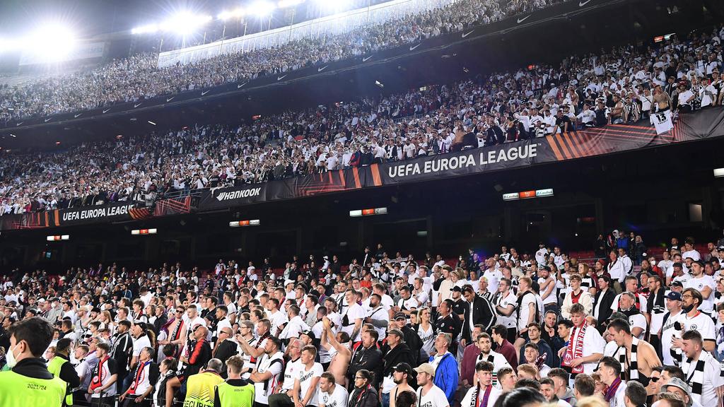 Die Fans von Eintracht Frankfurt feierten im Camp Nou eine Riesenparty Die Fans von Eintracht Frankfurt feierten im Camp Nou eine Riesenparty