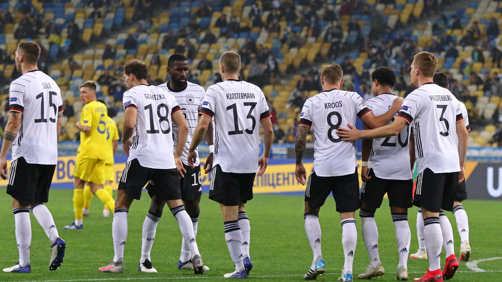 La formazione tedesca, celebra la vittoria a Kiev La formazione tedesca, celebra la vittoria a Kiev