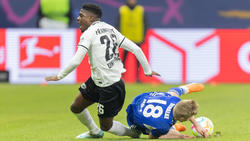 Junior Dina Ebimbe (l.) verletzte sich gegen den FC Schalke 04