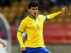 Danilo con la camiseta de Brasil Sub-20. (Foto: Getty)