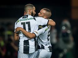 Oussama Tannane (l.) en Ilias Bel Hassani (r.) vieren samen een feestje nadat Bel Hassani de club uit Almelo op 1-0 heeft gezet. (29-08-2015)