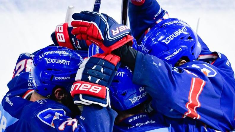 Die Adler Mannheim gewannen auch ihr viertes Vorrundenspiel und stehen somit im Champions League-Achtelfinale Die Adler Mannheim gewannen auch ihr viertes Vorrundenspiel und stehen somit im Champions League-Achtelfinale
