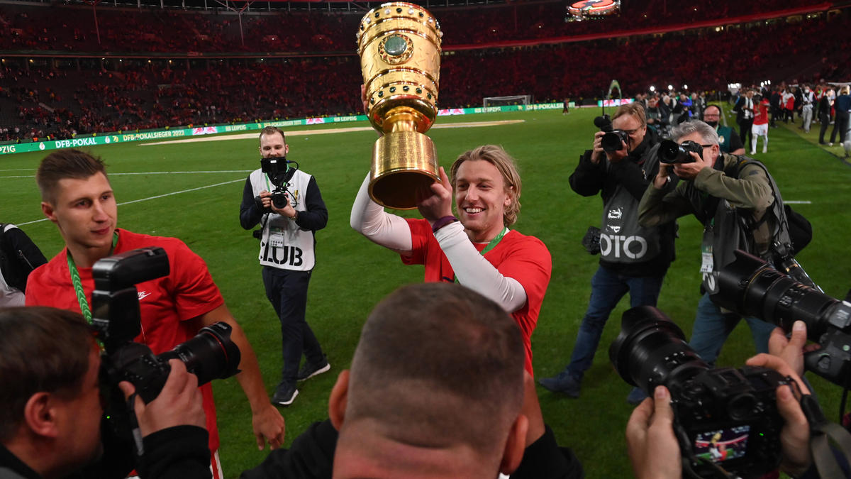Ließ nach dem Pokalsieg seinen Emotionen freien Lauf: Emil Forsberg von RB Leipzig