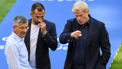 Herbert Hainer (l.) hat sich zu Robert Lewandowskis Abschied vom FC Bayern geäußert