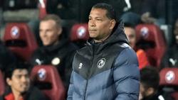 Ex-Utrecht-Trainer Henk Fraser entschuldigt sich nach Vorfall um Amin Younes