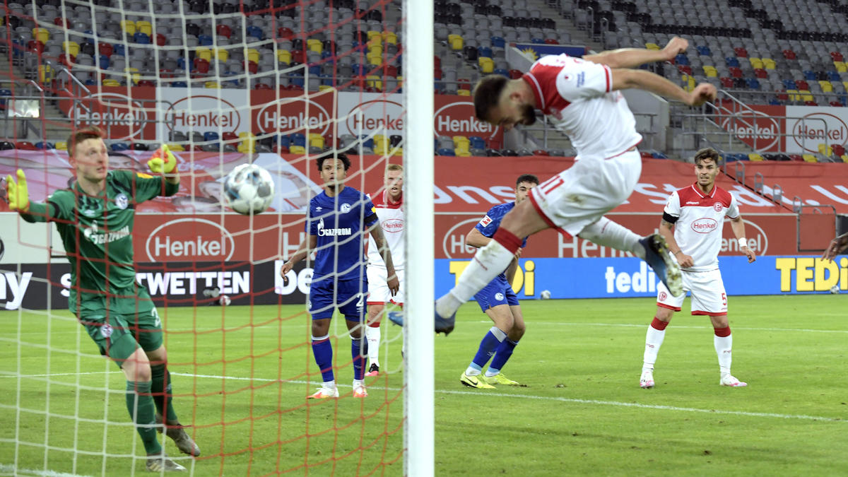 Kenan Karaman machte mit seinem 2:1 den Sieg gegen Schake perfekt Kenan Karaman machte mit seinem 2:1 den Sieg gegen Schake perfekt