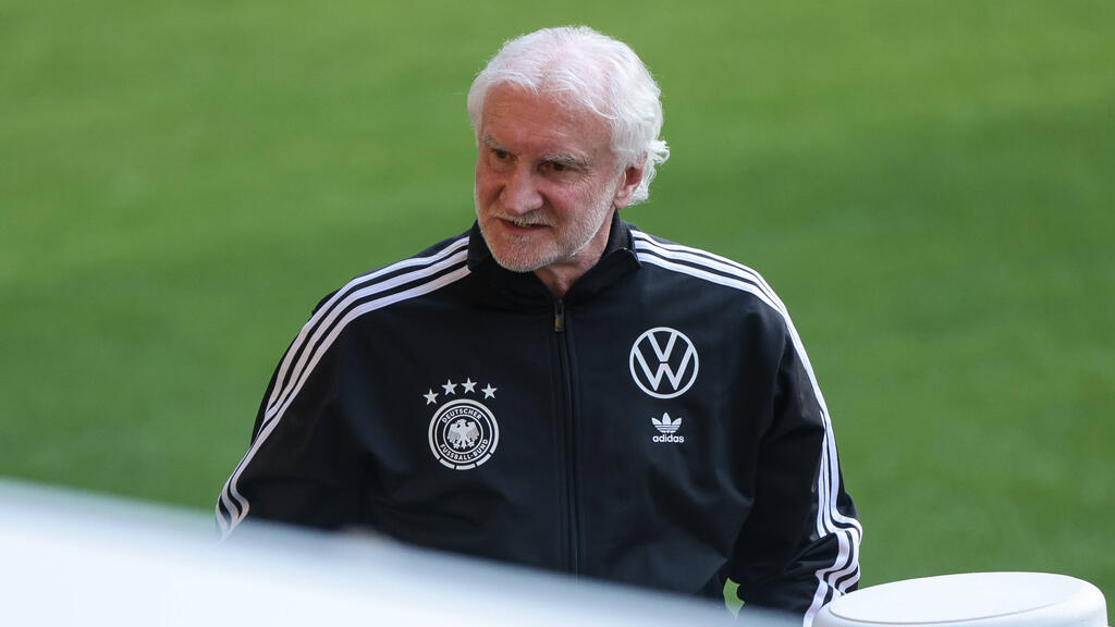 Rudi Völler ist zufrieden mit der Arbeit beim DFB Rudi Völler ist zufrieden mit der Arbeit beim DFB
